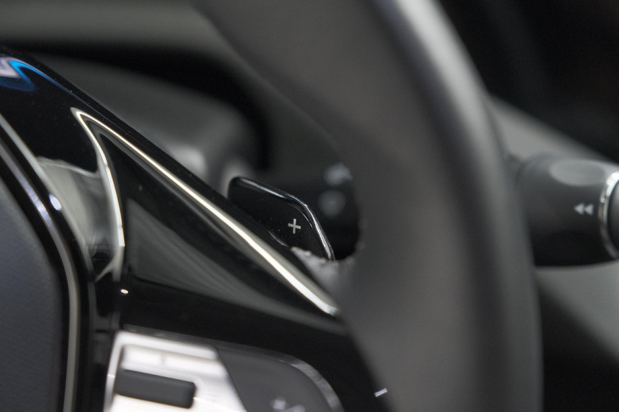 Peugeot 408 1.6 HYbrid 225 EAT8 Allure | Adaptieve Cruise Control | Camera | 19 Inch Lichtmetalen Velgen | Apple Carplay
