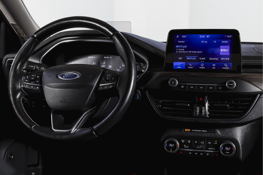 Ford FOCUS Wagon 1.5 EcoBoost 150 PK Vignale - Automaat | Adapt. Cruise | Winterpakket | PDC | Camera | NAV + App. Connect | ECC | DAB | Elk. Klep | LM 18" |