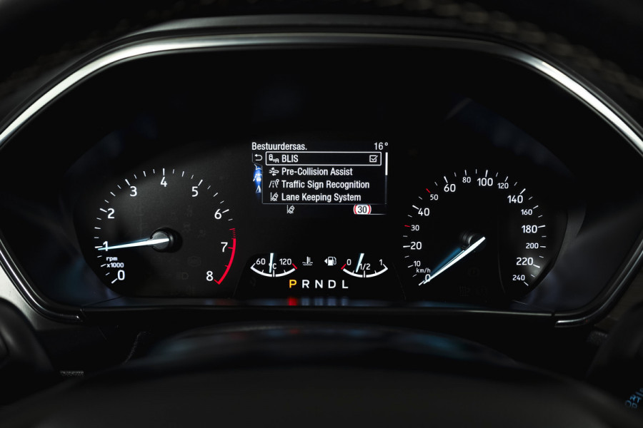 Ford FOCUS Wagon 1.5 EcoBoost 150 PK Vignale - Automaat | Adapt. Cruise | Winterpakket | PDC | Camera | NAV + App. Connect | ECC | DAB | Elk. Klep | LM 18" |