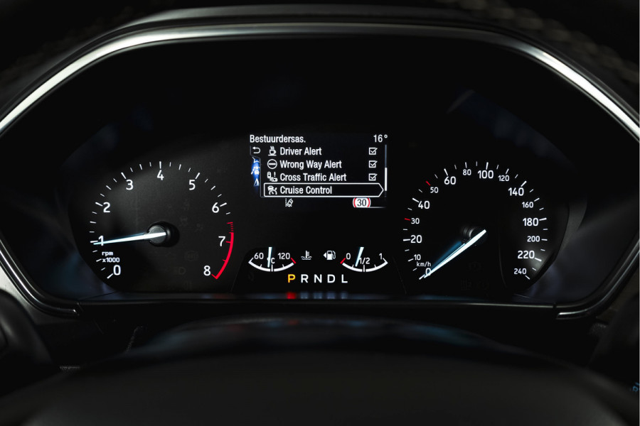 Ford FOCUS Wagon 1.5 EcoBoost 150 PK Vignale - Automaat | Adapt. Cruise | Winterpakket | PDC | Camera | NAV + App. Connect | ECC | DAB | Elk. Klep | LM 18" |