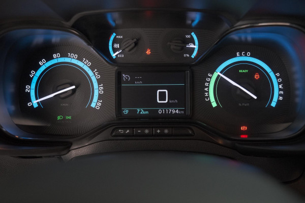 Citroën E-Berlingo 136 L1 50 kWh | SOH 99,0% | Camera | Vloerplaat Laadruimte | Apple Carplay | Parkeersensoren