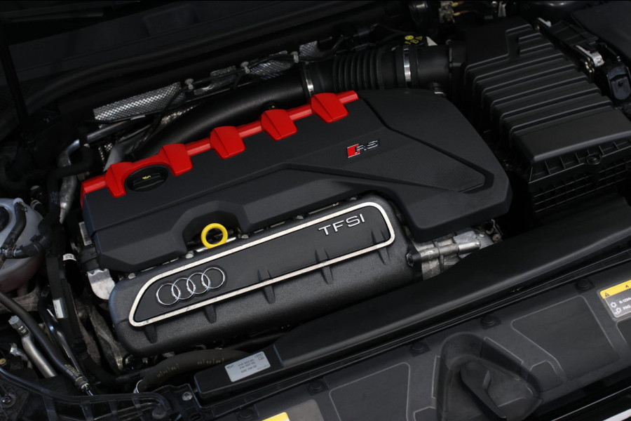 Audi RS3 Limousine 2.5 TFSI Quattro *Pano*B&O*Head-Up*Camera*Massage*