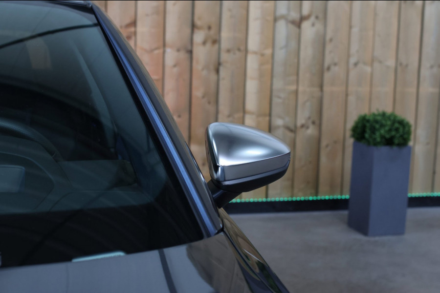 Audi RS3 Limousine 2.5 TFSI Quattro *Pano*B&O*Head-Up*Camera*Massage*