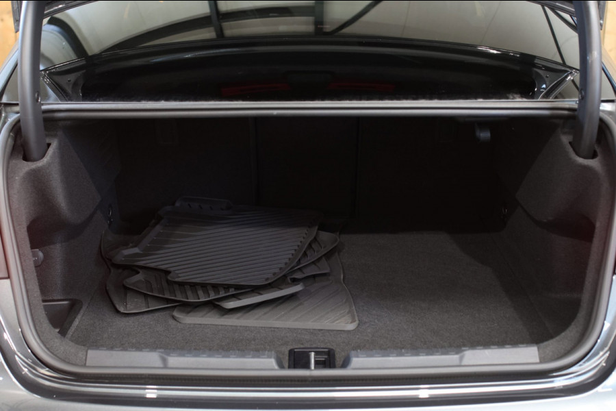 Audi RS3 Limousine 2.5 TFSI Quattro *Pano*B&O*Head-Up*Camera*Massage*