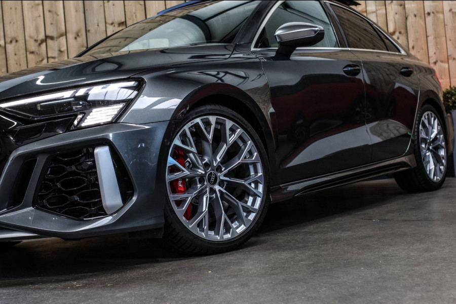 Audi RS3 Limousine 2.5 TFSI Quattro *Pano*B&O*Head-Up*Camera*Massage*