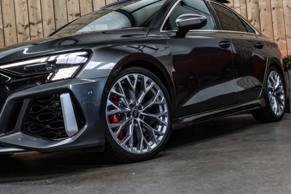 Audi RS3 Limousine 2.5 TFSI Quattro *Pano*B&O*Head-Up*Camera*Massage*