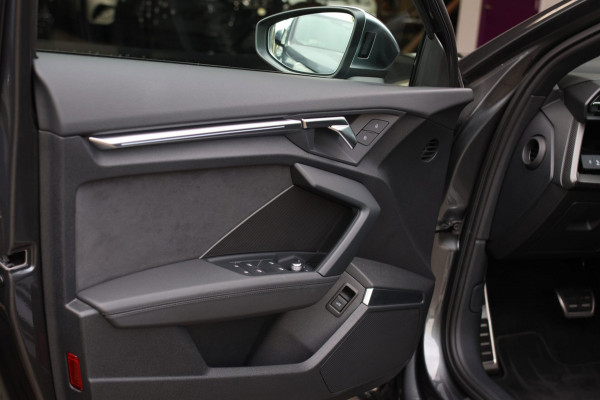 Audi RS3 Limousine 2.5 TFSI Quattro *Pano*B&O*Head-Up*Camera*Massage*