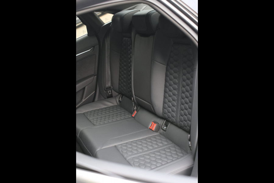 Audi RS3 Limousine 2.5 TFSI Quattro *Pano*B&O*Head-Up*Camera*Massage*