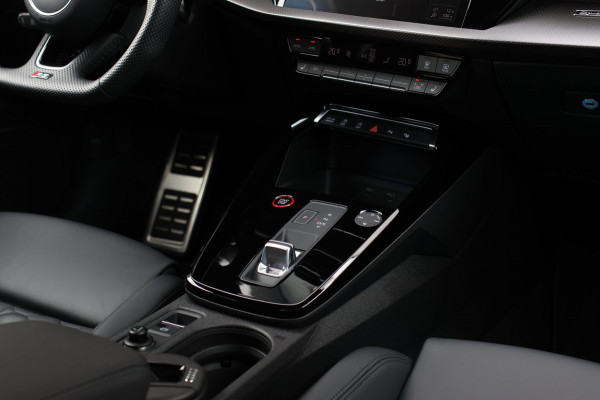 Audi RS3 Limousine 2.5 TFSI Quattro *Pano*B&O*Head-Up*Camera*Massage*