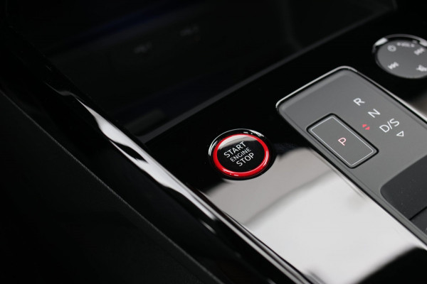 Audi RS3 Limousine 2.5 TFSI Quattro *Pano*B&O*Head-Up*Camera*Massage*