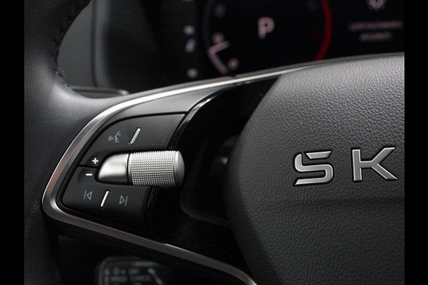 Škoda Karoq 1.5 TSI 150pk DSG ACT Selection Navigatie Apple Carplay/Android Auto Camera Parkeer sensoren Adaptieve Cruise Control Lichtmetalen Velgen Digitale Cockpit