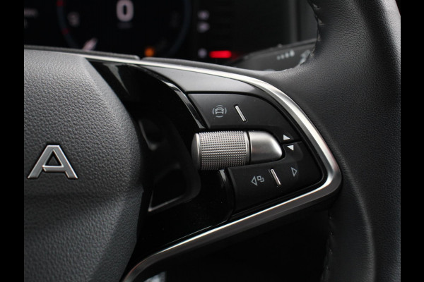 Škoda Karoq 1.5 TSI 150pk DSG ACT Selection Navigatie Apple Carplay/Android Auto Camera Parkeer sensoren Adaptieve Cruise Control Lichtmetalen Velgen Digitale Cockpit