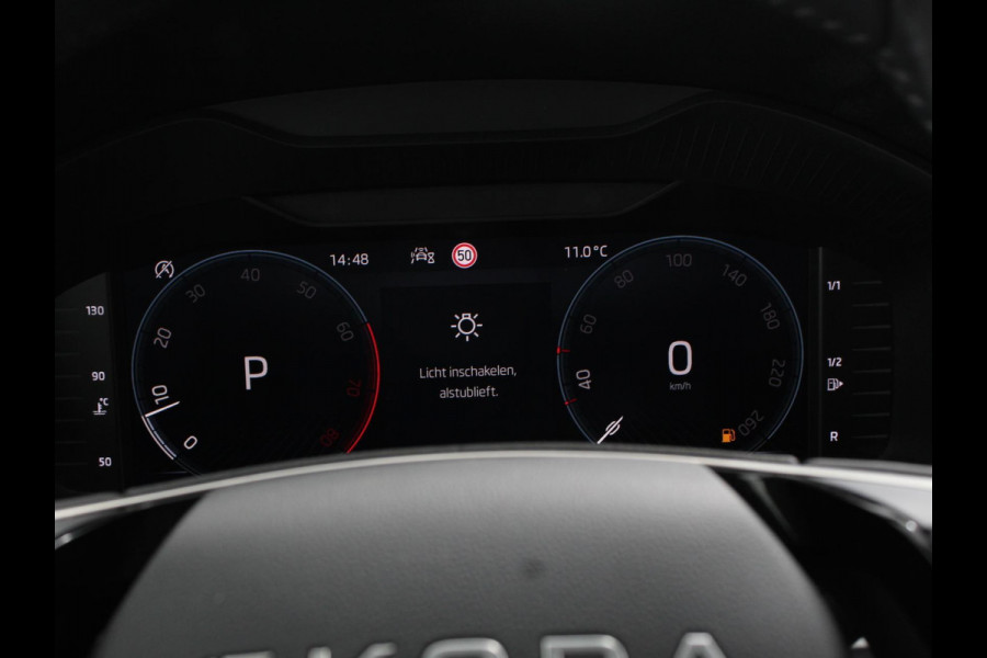 Škoda Karoq 1.5 TSI 150pk DSG ACT Selection Navigatie Apple Carplay/Android Auto Camera Parkeer sensoren Adaptieve Cruise Control Lichtmetalen Velgen Digitale Cockpit