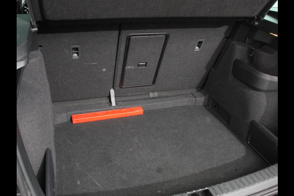 Škoda Karoq 1.5 TSI 150pk DSG ACT Selection Navigatie Apple Carplay/Android Auto Camera Parkeer sensoren Adaptieve Cruise Control Lichtmetalen Velgen Digitale Cockpit