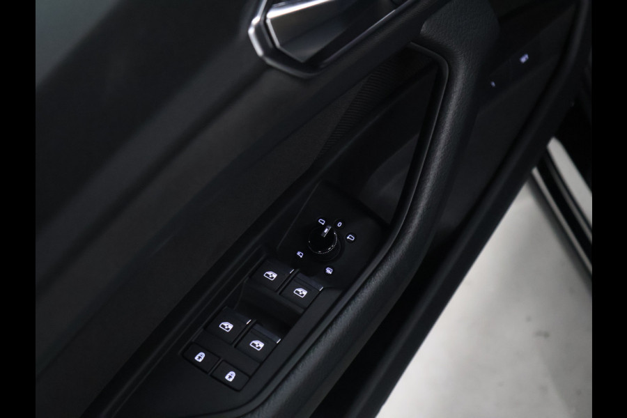 Audi e-tron Sportback 55 quattro edition 95 kWh [APPLE CARPLAY, ANDROID, CRUISE CONTROL, STOEL VERWARMING, DIGITAL DASH, MEMORY SEATS, CAMERA, PDC V+A, ELEKTRISCHE ACHTERKLEP, BLUETOOTH, CLIMATE CONTROL, NIEUWSTAAT]