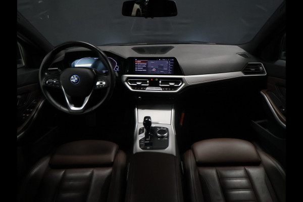 BMW 3-serie 320e Business Edition Plus [APPLE CARPLAY, ANDROID, CRUISE CONTROL, STOELVERWARMING, DIGITAL DASH, PDC 360, LEDER, BLUETOOTH, CLIMATECONTROL, LED, NAVIGATIE, NIEUWSTAAT]