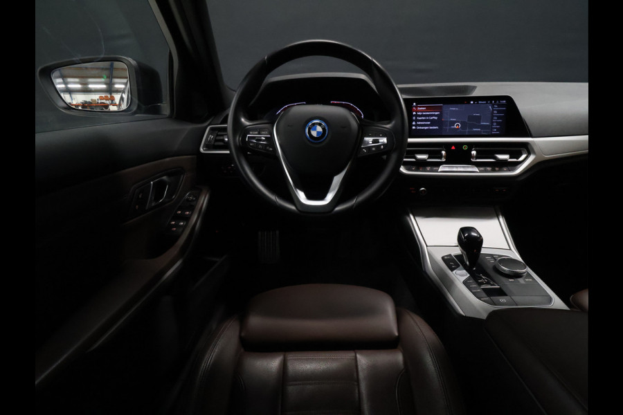 BMW 3-serie 320e Business Edition Plus [APPLE CARPLAY, ANDROID, CRUISE CONTROL, STOELVERWARMING, DIGITAL DASH, PDC 360, LEDER, BLUETOOTH, CLIMATECONTROL, LED, NAVIGATIE, NIEUWSTAAT]