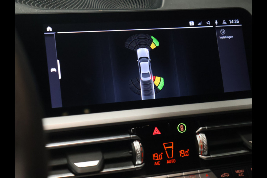 BMW 3-serie 320e Business Edition Plus [APPLE CARPLAY, ANDROID, CRUISE CONTROL, STOELVERWARMING, DIGITAL DASH, PDC 360, LEDER, BLUETOOTH, CLIMATECONTROL, LED, NAVIGATIE, NIEUWSTAAT]