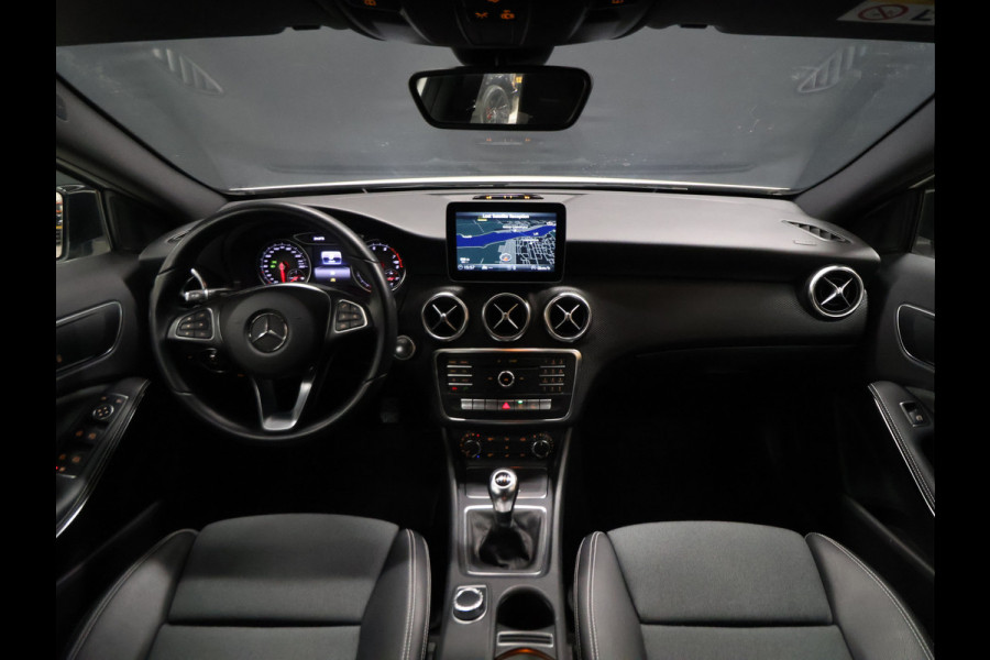 Mercedes-Benz A-Klasse 160 Ambition [CRUISE CONTROL, PDC V+A, STUURWIEL MULTIFUNCTIONEEL, CLIMATE CONTROL, LED, GARMIN MAP PILOT, SPORTSTOELEN, REGENSENSOR, NIEUWSTAAT]
