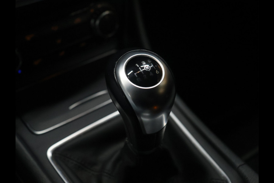 Mercedes-Benz A-Klasse 160 Ambition [CRUISE CONTROL, PDC V+A, STUURWIEL MULTIFUNCTIONEEL, CLIMATE CONTROL, LED, GARMIN MAP PILOT, SPORTSTOELEN, REGENSENSOR, NIEUWSTAAT]