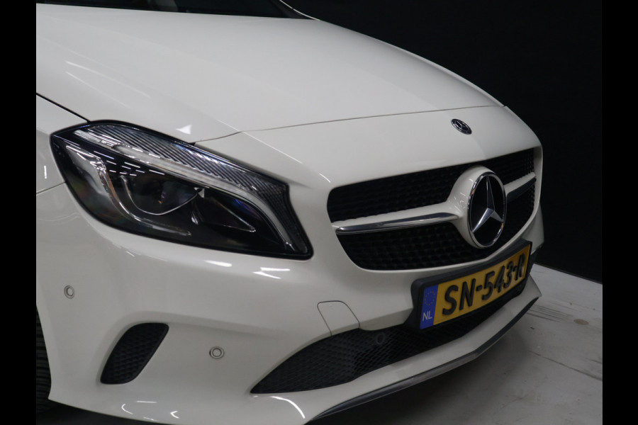 Mercedes-Benz A-Klasse 160 Ambition [CRUISE CONTROL, PDC V+A, STUURWIEL MULTIFUNCTIONEEL, CLIMATE CONTROL, LED, GARMIN MAP PILOT, SPORTSTOELEN, REGENSENSOR, NIEUWSTAAT]