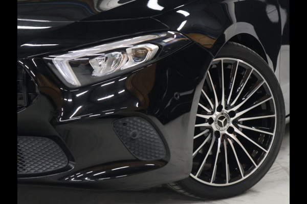 Mercedes-Benz A-Klasse 180 Business Solution Luxury [STOELVERWARMING, SFEERVERLICHTING, CAMERA, DIGITAL DASH, CRUISE CONTROL, LED, LEDER, BLUETOOTH, CLIMECONTROL, NAVIGATIE, ESP, START STOP SYSTEEM, NIEUWSTAAT]