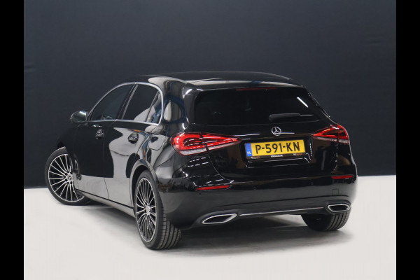 Mercedes-Benz A-Klasse 180 Business Solution Luxury [STOELVERWARMING, SFEERVERLICHTING, CAMERA, DIGITAL DASH, CRUISE CONTROL, LED, LEDER, BLUETOOTH, CLIMECONTROL, NAVIGATIE, ESP, START STOP SYSTEEM, NIEUWSTAAT]