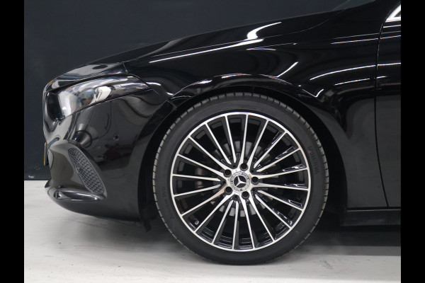 Mercedes-Benz A-Klasse 180 Business Solution Luxury [STOELVERWARMING, SFEERVERLICHTING, CAMERA, DIGITAL DASH, CRUISE CONTROL, LED, LEDER, BLUETOOTH, CLIMECONTROL, NAVIGATIE, ESP, START STOP SYSTEEM, NIEUWSTAAT]