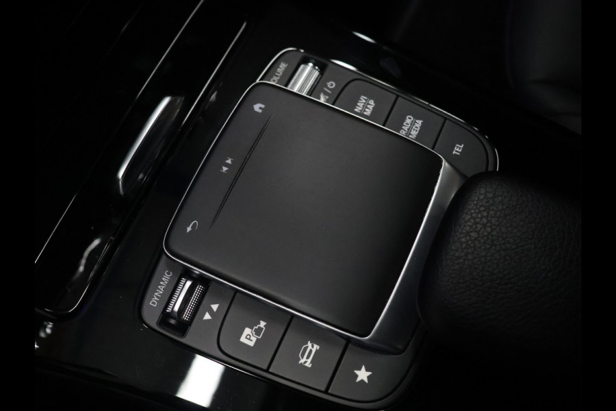 Mercedes-Benz A-Klasse 180 Business Solution Luxury [STOELVERWARMING, SFEERVERLICHTING, CAMERA, DIGITAL DASH, CRUISE CONTROL, LED, LEDER, BLUETOOTH, CLIMECONTROL, NAVIGATIE, ESP, START STOP SYSTEEM, NIEUWSTAAT]