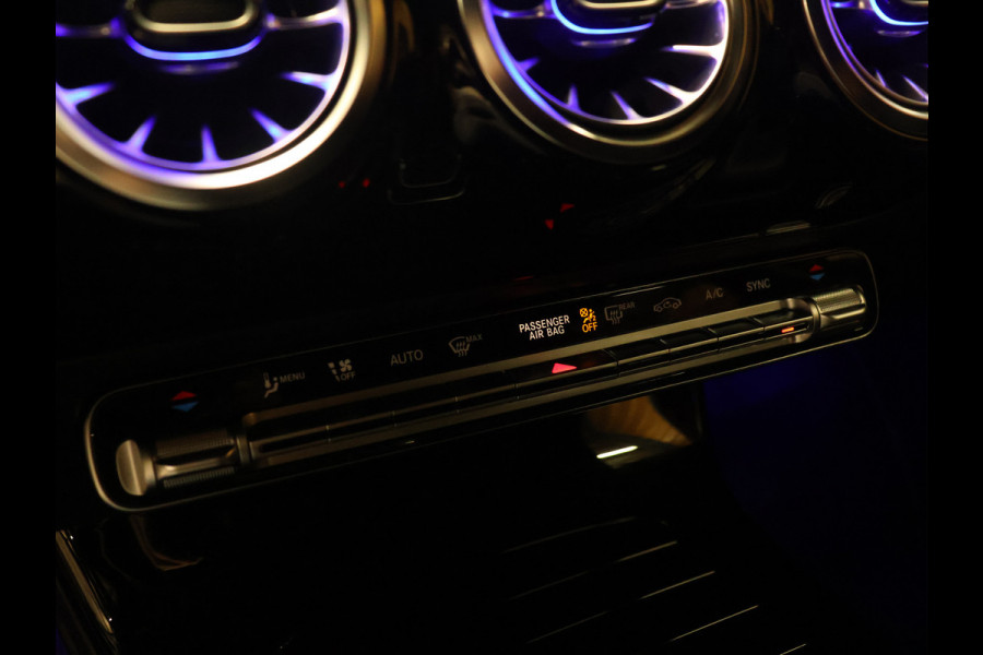 Mercedes-Benz A-Klasse 180 Business Solution Luxury [STOELVERWARMING, SFEERVERLICHTING, CAMERA, DIGITAL DASH, CRUISE CONTROL, LED, LEDER, BLUETOOTH, CLIMECONTROL, NAVIGATIE, ESP, START STOP SYSTEEM, NIEUWSTAAT]