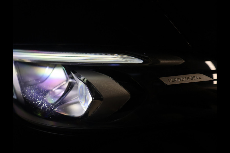 Mercedes-Benz A-Klasse 180 Business Solution Luxury [STOELVERWARMING, SFEERVERLICHTING, CAMERA, DIGITAL DASH, CRUISE CONTROL, LED, LEDER, BLUETOOTH, CLIMECONTROL, NAVIGATIE, ESP, START STOP SYSTEEM, NIEUWSTAAT]