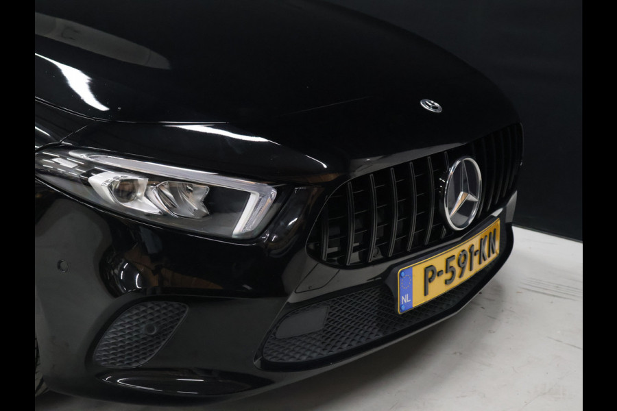 Mercedes-Benz A-Klasse 180 Business Solution Luxury [STOELVERWARMING, SFEERVERLICHTING, CAMERA, DIGITAL DASH, CRUISE CONTROL, LED, LEDER, BLUETOOTH, CLIMECONTROL, NAVIGATIE, ESP, START STOP SYSTEEM, NIEUWSTAAT]