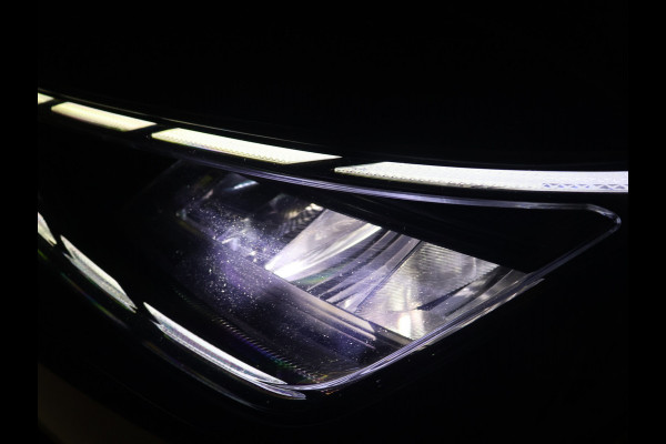Kia Ev6 Plus 77.4 kWh [TREKHAAK, APPLE CARPLAY, ANDROID, STOELVERWARMING, MERIDIAN SURROUND SOUND, MEMORY SEATS, CAMERA, PDC V+A, NAVIGATIE, LED, LEDER, CLIMATE CONTROL, BLUETOOTH, NIEUWSTAAT}