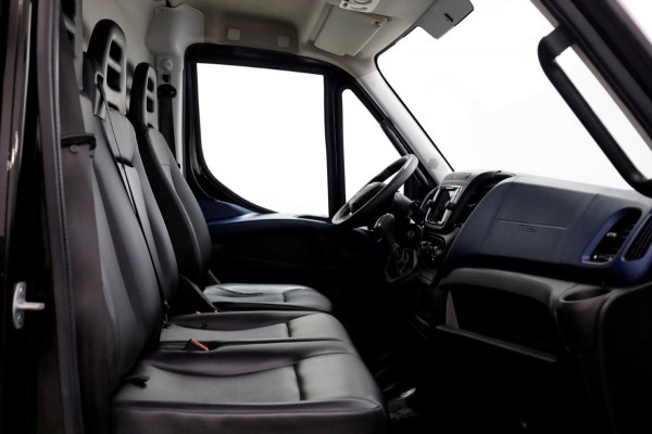 Iveco Daily 35S16 160pk HiMatic Automaat L1H1 LED/Airco/Camera Trekhaak 3500kg 06-2021