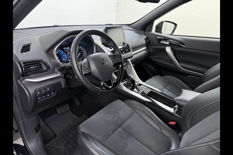 Mitsubishi Eclipse Cross 2.4I 188PK Automaat PHEV Hybride 360°Camera Adap.Cruise toel+Stuurverwarming Apple Carplay/Android Auto Navi Ecc Pdc Executive Lane Assist Privacy Glas Led Lmv Voicecontrol Regen-Lichtsensor Isofix Dodehoekdetectie 1.500KG Trekgewicht 1e Eigenaar Origineel Nederlandse Auto