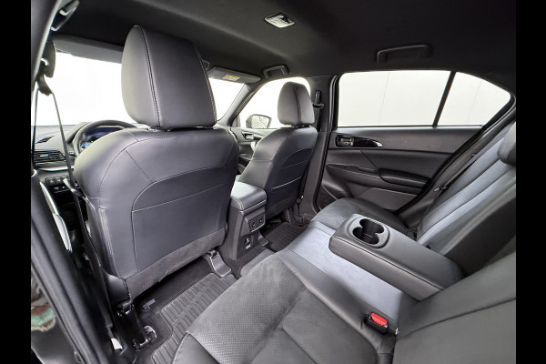 Mitsubishi Eclipse Cross 2.4I 188PK Automaat PHEV Hybride 360°Camera Adap.Cruise toel+Stuurverwarming Apple Carplay/Android Auto Navi Ecc Pdc Executive Lane Assist Privacy Glas Led Lmv Voicecontrol Regen-Lichtsensor Isofix Dodehoekdetectie 1.500KG Trekgewicht 1e Eigenaar Origineel Nederlandse Auto