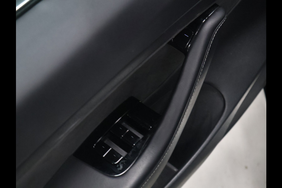 Tesla Model 3 Standard RWD Plus 60 kWh [PANORAMADAK, STOELVERWARMING, NAVIGATIE, DODEHOEKDETECTIE, 18 INCH LMV, CLIMATE, NIEUWSTAAT]