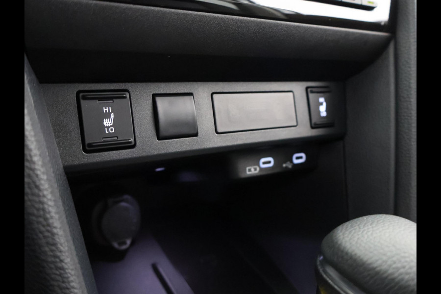Toyota Yaris Cross 1.5 Hybrid Executive | Apple Carplay & AndroidAUTO | Stoelverwarming | Dodehoek detectie | Parkeersensoren |