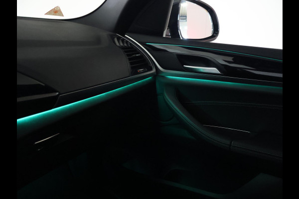 BMW X3 xDrive20i 184 PK M-SPORT H.E. EDITION + HEAD-UP | SFEERVERL. | CARPLAY | LEDER | CAMERA | 19 INCH