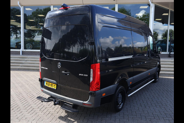 Mercedes-Benz Sprinter 319 3.0 CDI V6 190 PK AUT. L2H2 + 2 SCHUIFDEUREN | 3500 KG TREKHAAK | BREEDBEELD MBUX NAVIGATIE