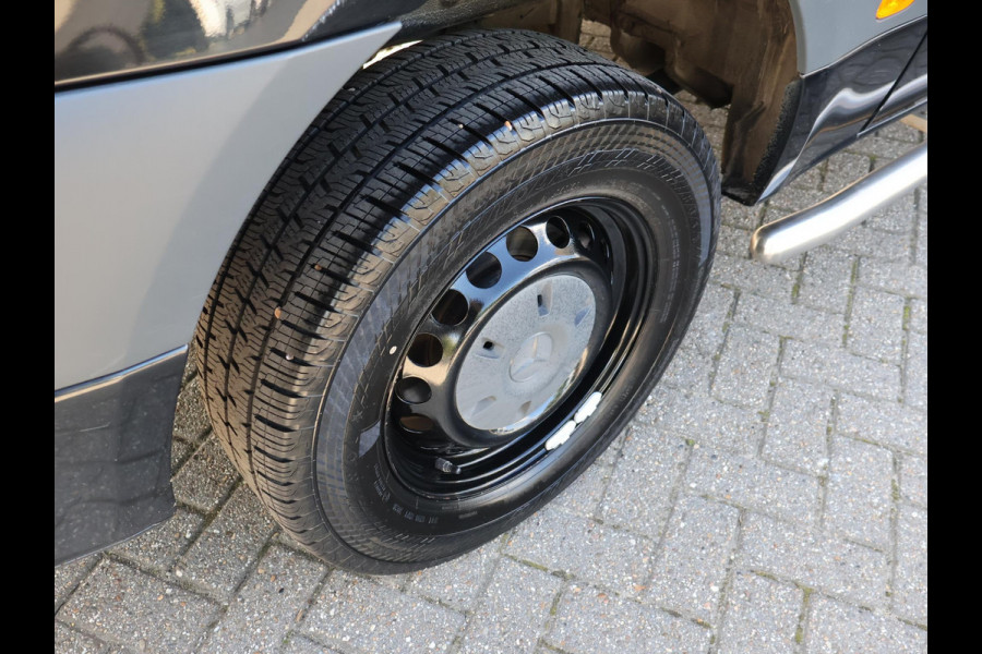 Mercedes-Benz Sprinter 319 3.0 CDI V6 190 PK AUT. L2H2 + 2 SCHUIFDEUREN | 3500 KG TREKHAAK | BREEDBEELD MBUX NAVIGATIE