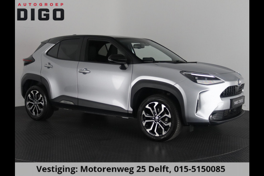 Toyota Yaris Cross 1.5 HYBRID DYNAMIC BITONE SILVERLINE GARANTIE 2035 NAVIGATIE . STUUR EN STOEL VERWARMING . ADAPTIEVE CRUICE CONTROL .