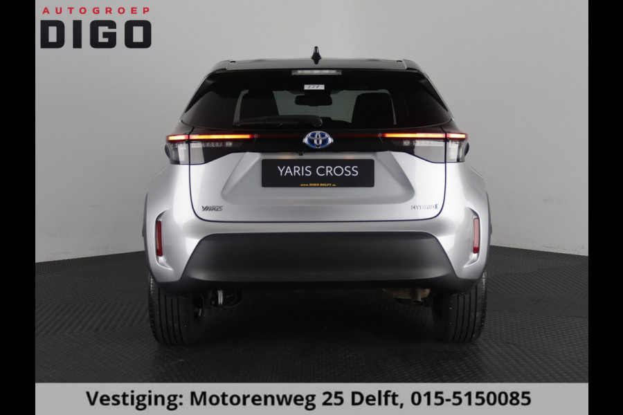 Toyota Yaris Cross 1.5 HYBRID DYNAMIC BITONE SILVERLINE GARANTIE 2035 NAVIGATIE . STUUR EN STOEL VERWARMING . ADAPTIEVE CRUICE CONTROL .