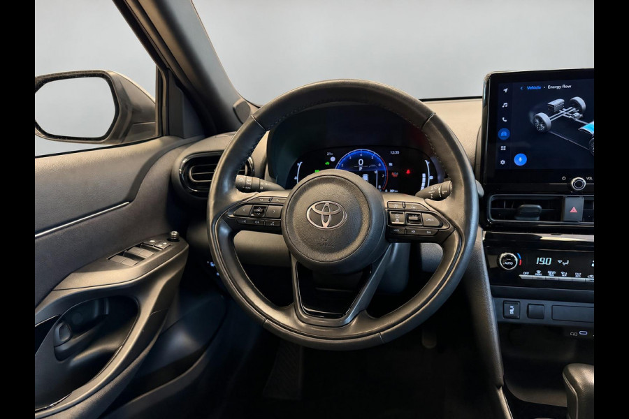 Toyota Yaris Cross 1.5 HYBRID DYNAMIC BITONE SILVERLINE GARANTIE 2035 NAVIGATIE . STUUR EN STOEL VERWARMING . ADAPTIEVE CRUICE CONTROL .