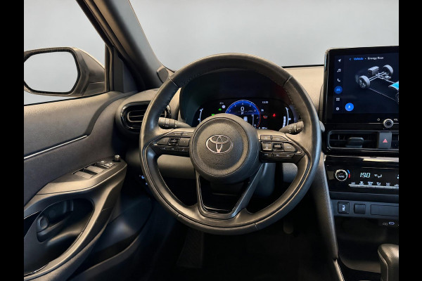 Toyota Yaris Cross 1.5 HYBRID DYNAMIC BITONE SILVERLINE GARANTIE 2035 NAVIGATIE . STUUR EN STOEL VERWARMING . ADAPTIEVE CRUICE CONTROL .