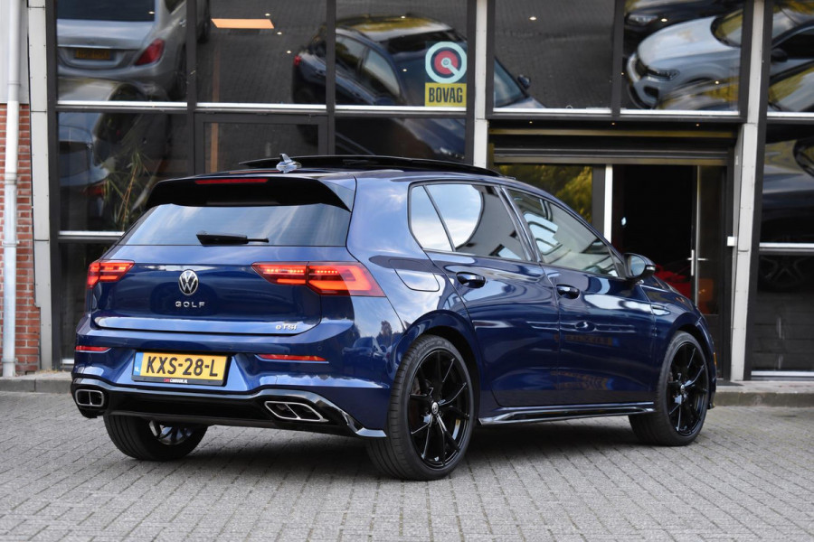 Volkswagen Golf 1.5 eTSI R-Line Pano Massage Camera Trekhaak 19"
