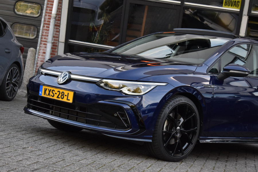 Volkswagen Golf 1.5 eTSI R-Line Pano Massage Camera Trekhaak 19"
