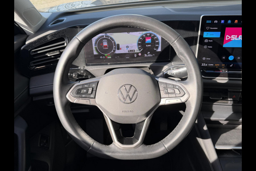 Volkswagen Tiguan 1.5 eHybrid Life Edition PHEV 18"/SOH 97%/Trekhaak/Stoel + stuurverwarming/Matrix LED/Camera/Adaptieve cruise/Dodehoek/Keyless/PDC/Elektrische klep