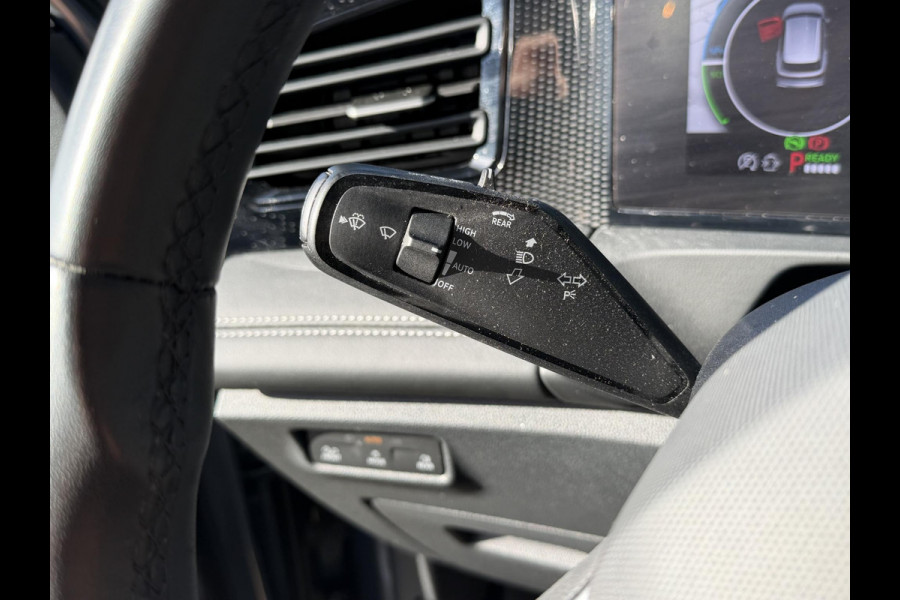 Volkswagen Tiguan 1.5 eHybrid Life Edition PHEV 18"/SOH 97%/Trekhaak/Stoel + stuurverwarming/Matrix LED/Camera/Adaptieve cruise/Dodehoek/Keyless/PDC/Elektrische klep