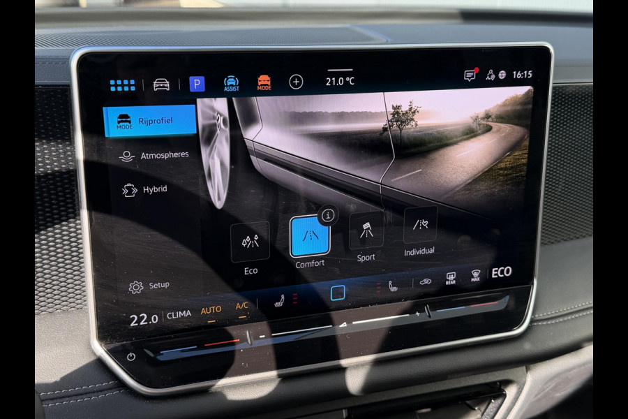 Volkswagen Tiguan 1.5 eHybrid Life Edition PHEV 18"/SOH 97%/Trekhaak/Stoel + stuurverwarming/Matrix LED/Camera/Adaptieve cruise/Dodehoek/Keyless/PDC/Elektrische klep